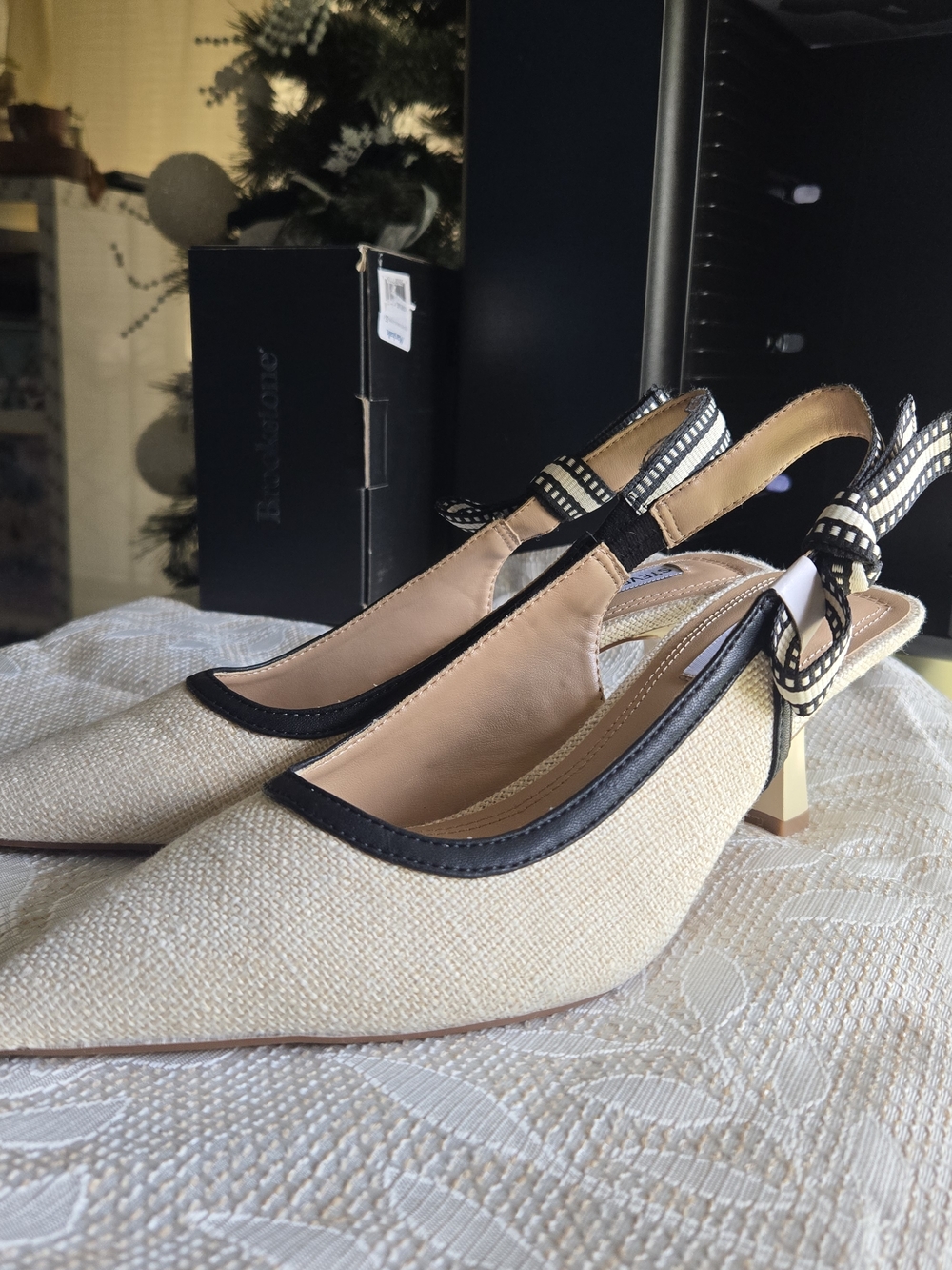 Steve Madden Women's Cream Slingback Pointed-Toe Flats - Picture 3 of 7
